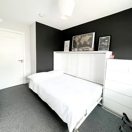 Modern 10min From Center With Parking Daire