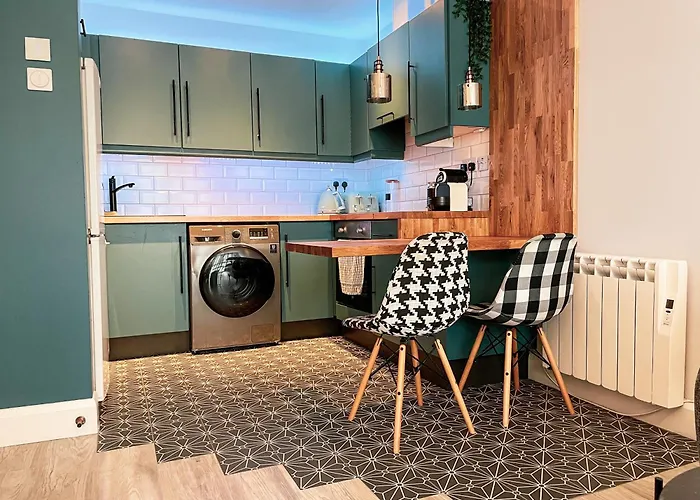 Modern 10min From Center With Parking